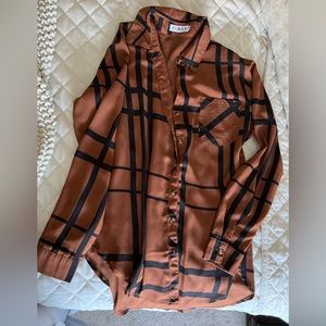Button up top Amazon size M